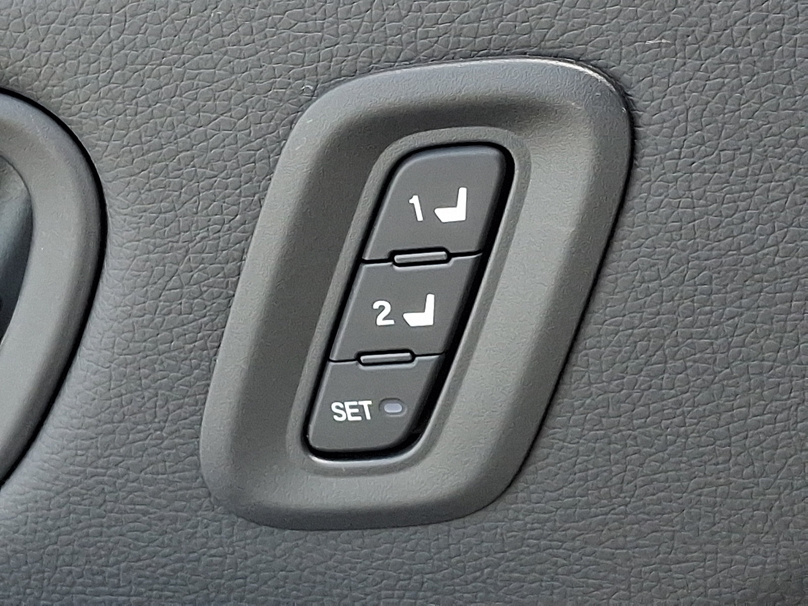Certified 2025 Honda Pilot Black Edition image 29