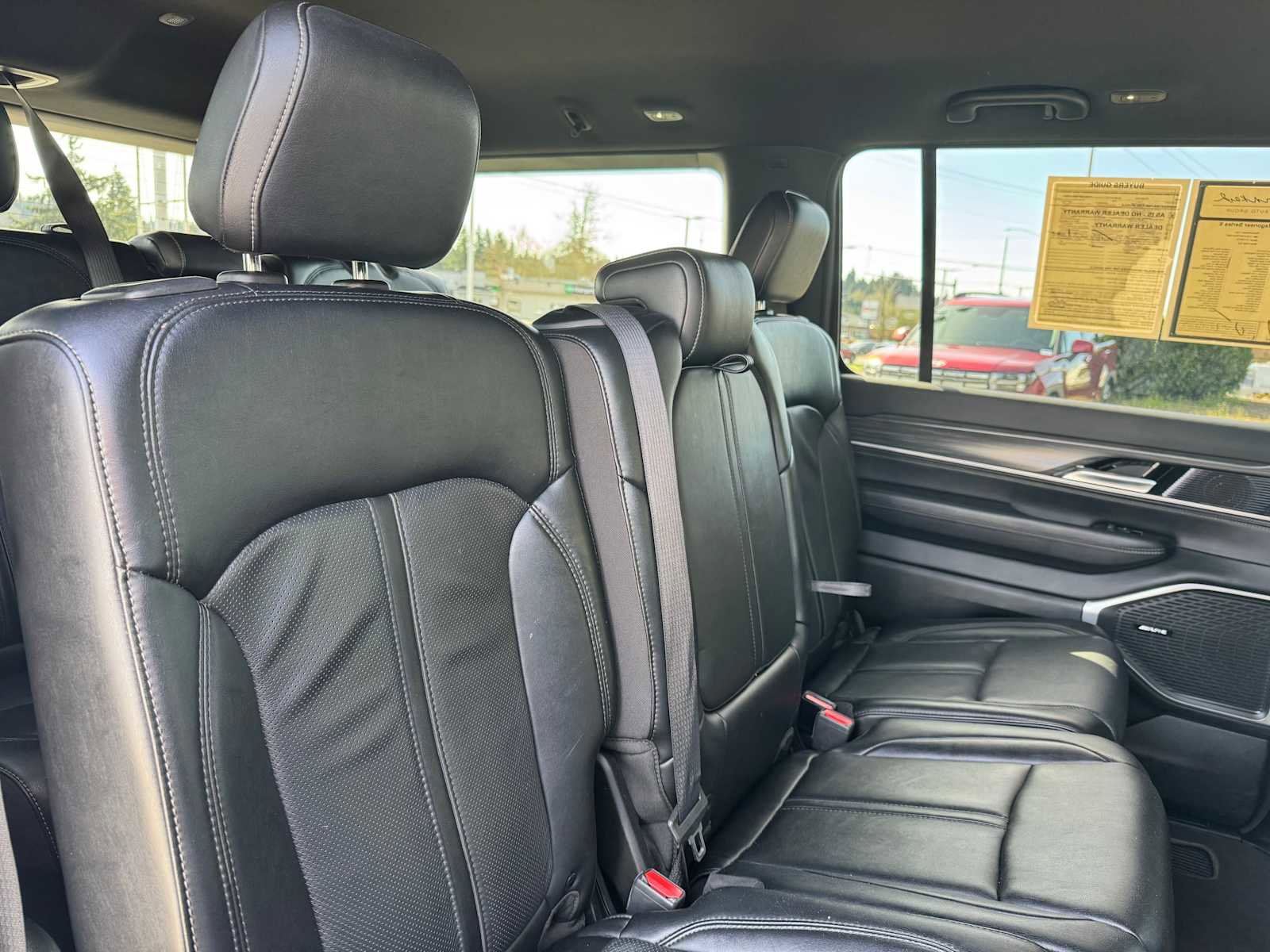 Used 2024 Jeep Wagoneer Series II w/ Flexible Seating Group image 14