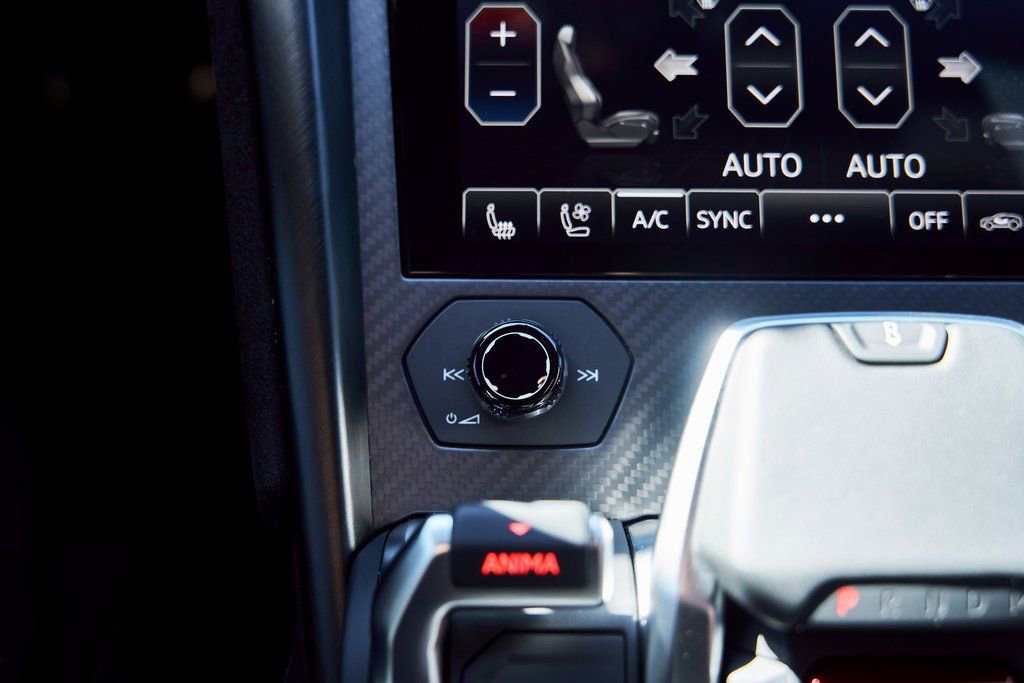 Used 2024 Lamborghini Urus Performante image 81