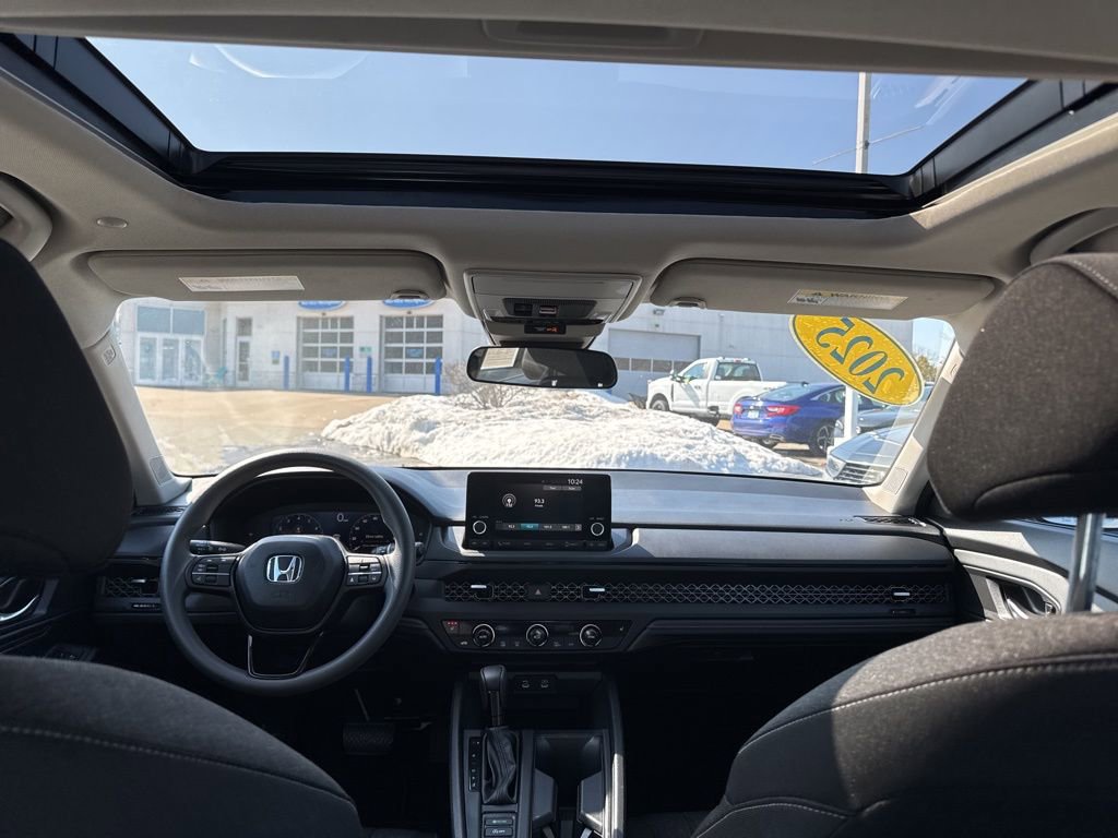 Used 2025 Honda Accord SE image 36