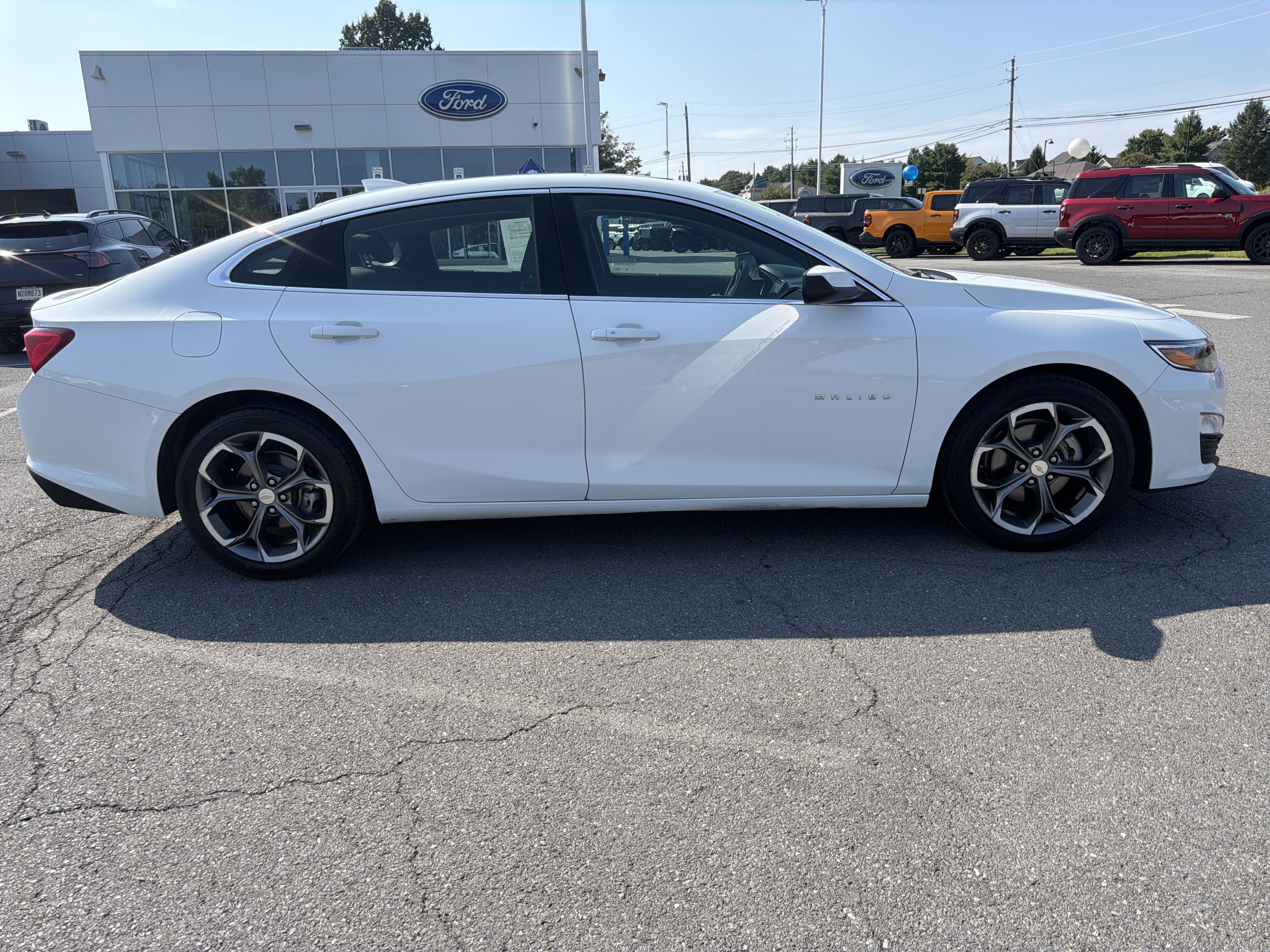 Used 2024 Chevrolet Malibu LT FWD image 2