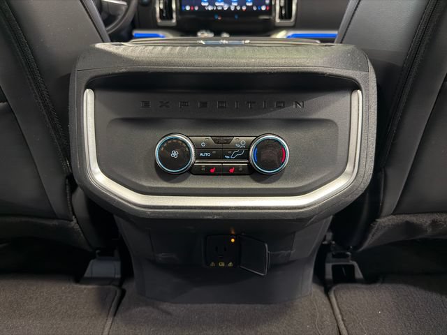Used 2025 Ford Expedition Max Platinum AWD/4WD image 28