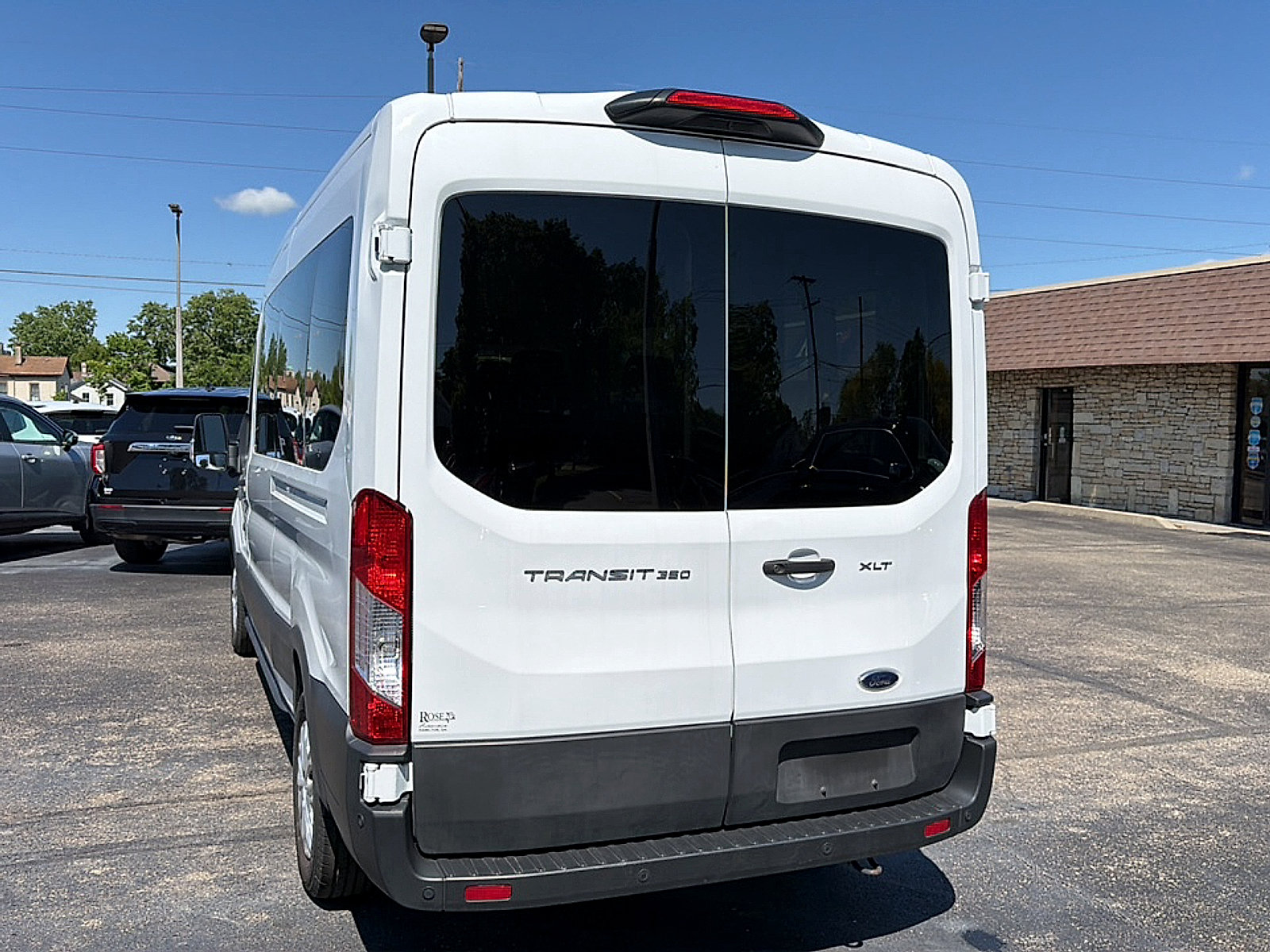 Used 2023 Ford Transit 350 XLT RWD image 4