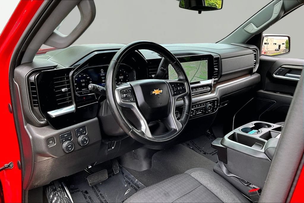 Used 2023 Chevrolet Silverado 1500 LT AWD/4WD image 12