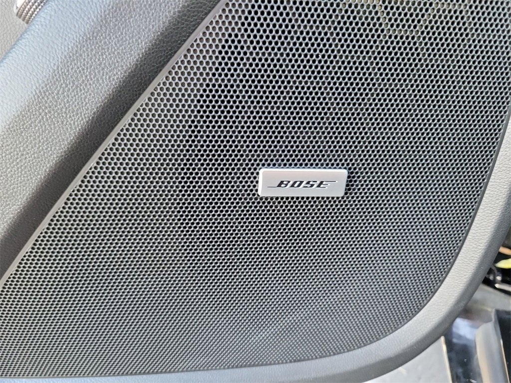 Used 2023 Chevrolet Traverse Premier w/ Redline Edition image 25