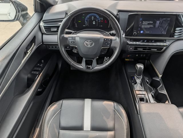 Used 2025 Toyota Camry SE FWD image 12