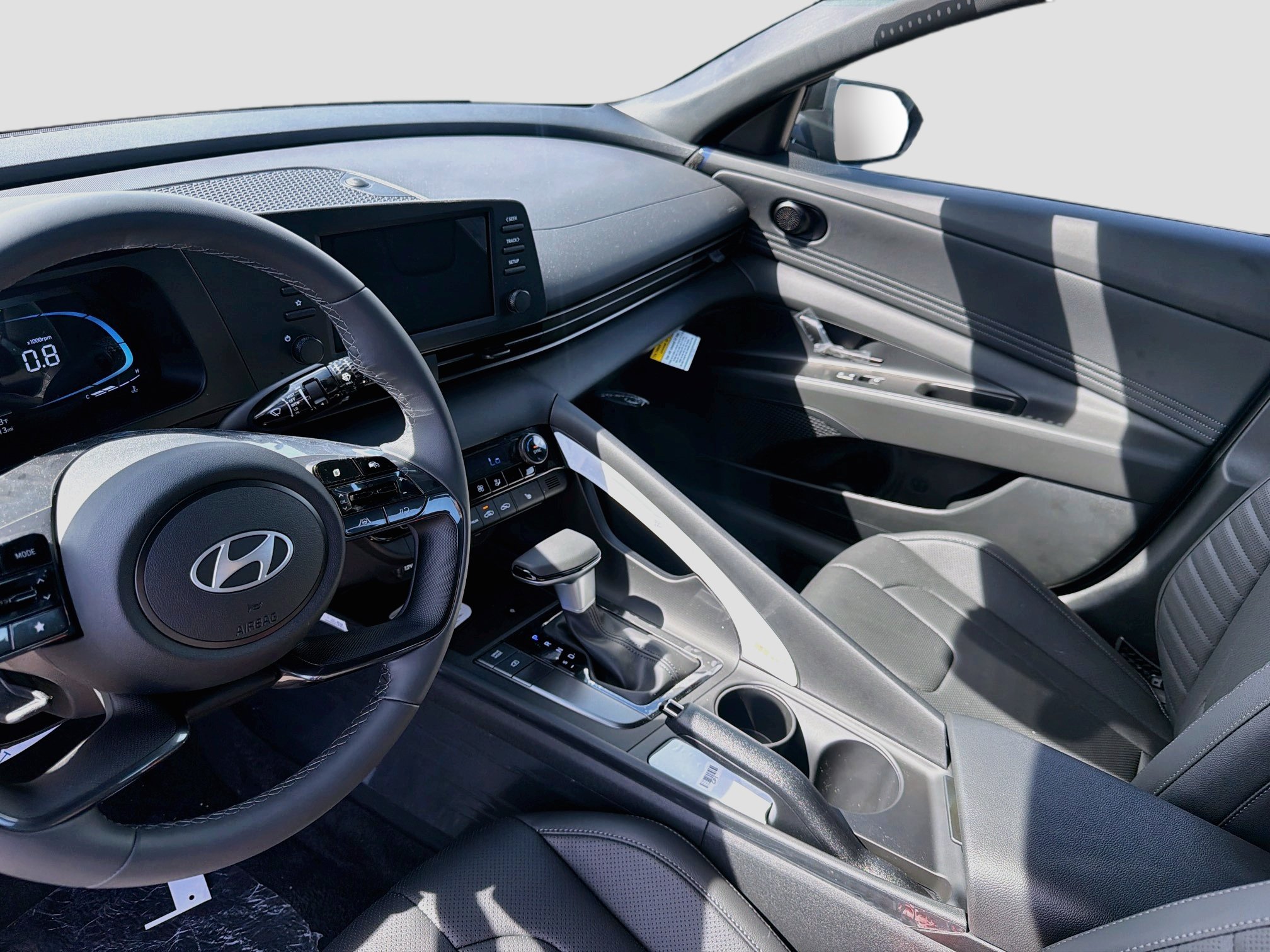 New 2026 Hyundai Elantra SEL Sport FWD image 16