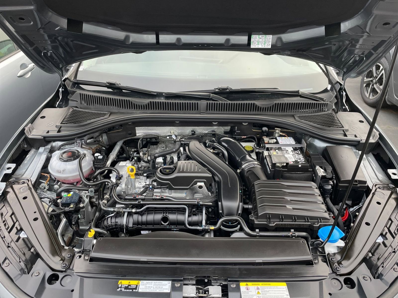 Used 2025 Volkswagen Jetta SE image 32