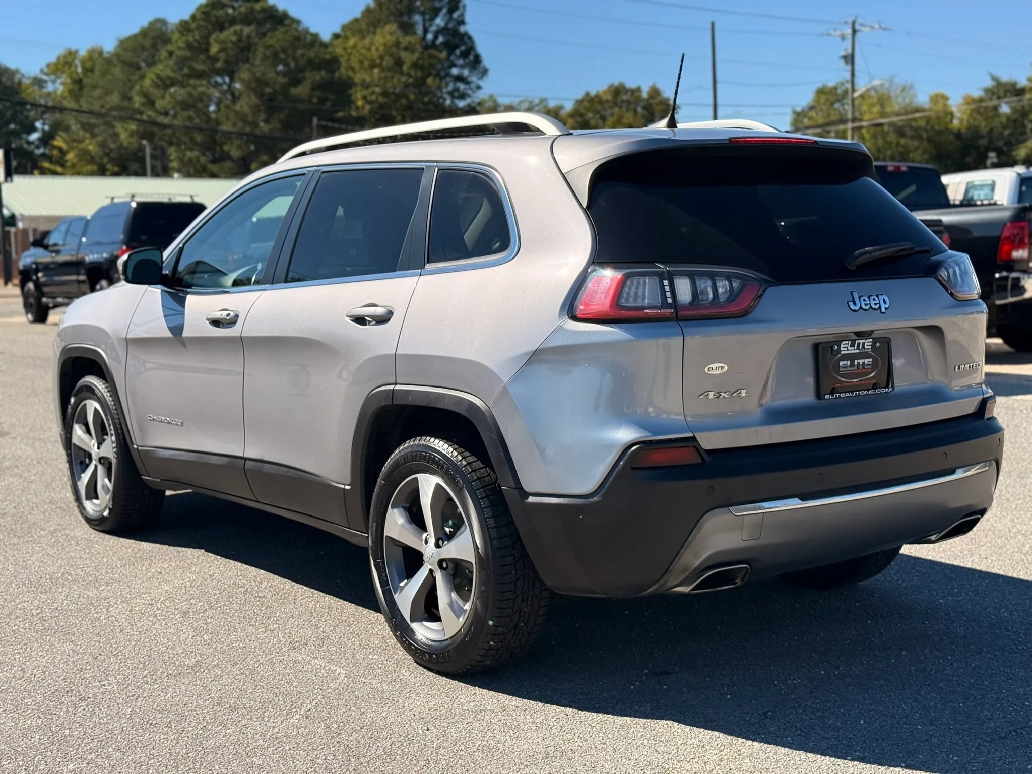 Used 2021 Jeep Cherokee Limited AWD/4WD image 8