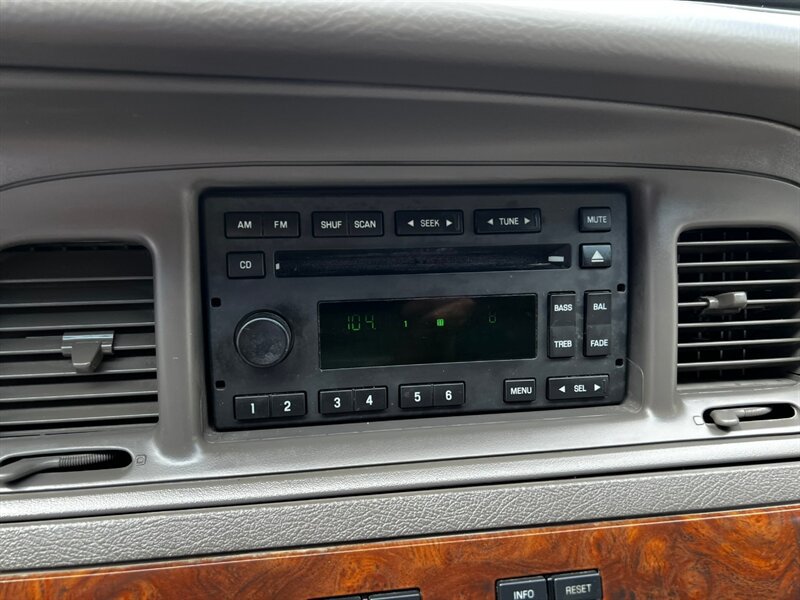 Used 2009 Mercury Grand Marquis LS RWD image 32