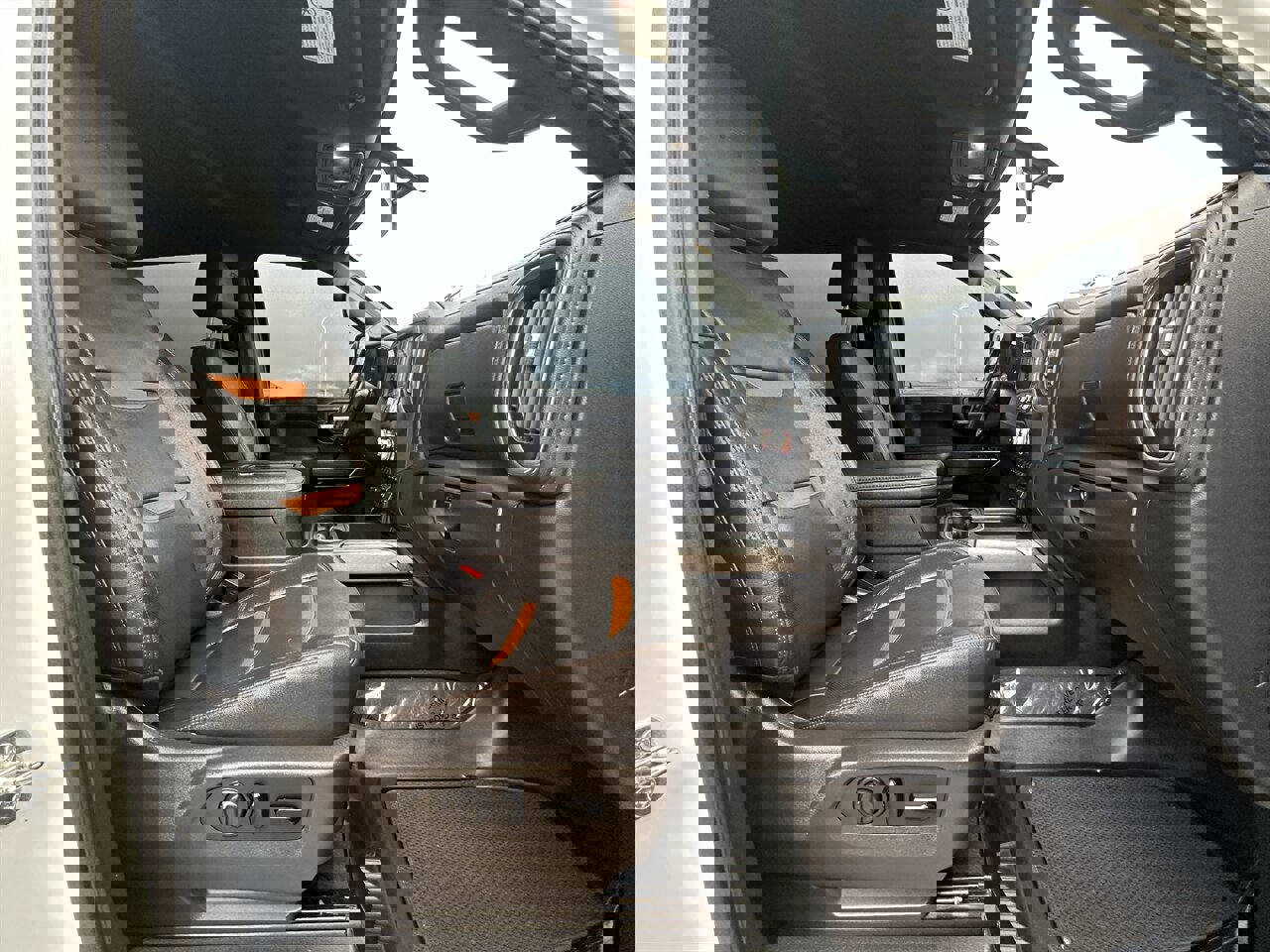 Used 2021 GMC Sierra 2500 AT4 w/ Gooseneck/5TH Wheel Package image 9