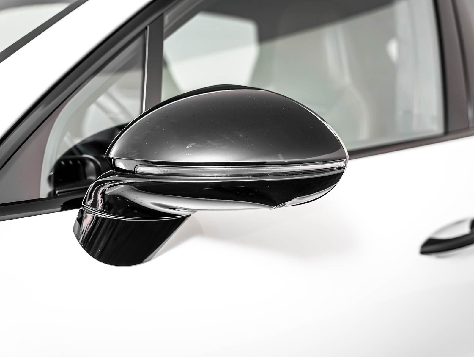 Certified 2023 Porsche Cayenne Turbo AWD/4WD image 28
