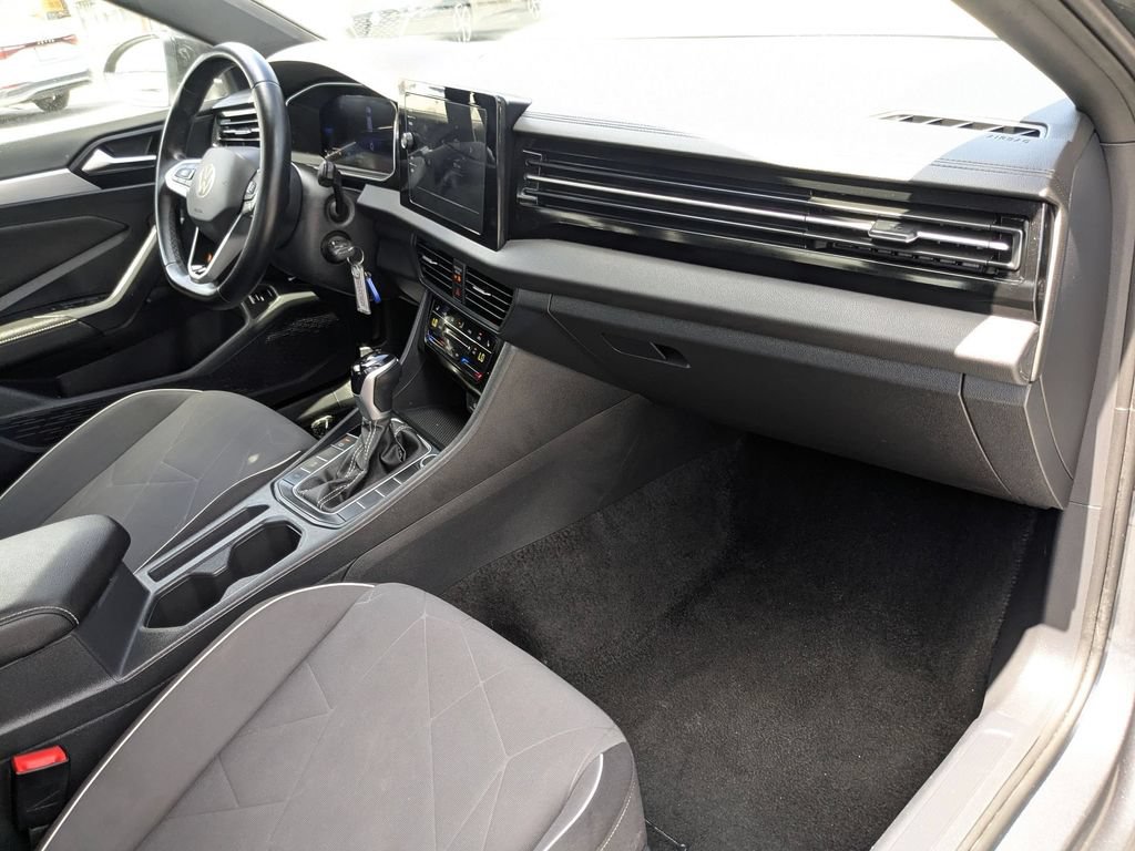Used 2025 Volkswagen Jetta Sport FWD image 26