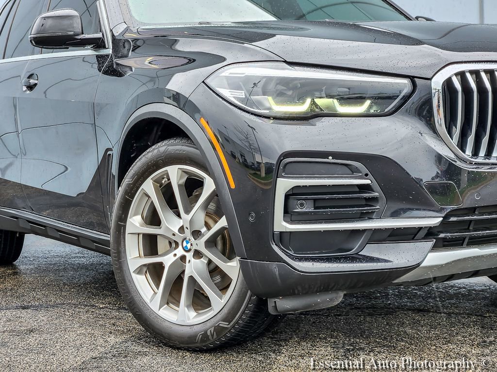 Used 2022 BMW X5 xDrive40i w/ Luxury Seating Package AWD/4WD image 3