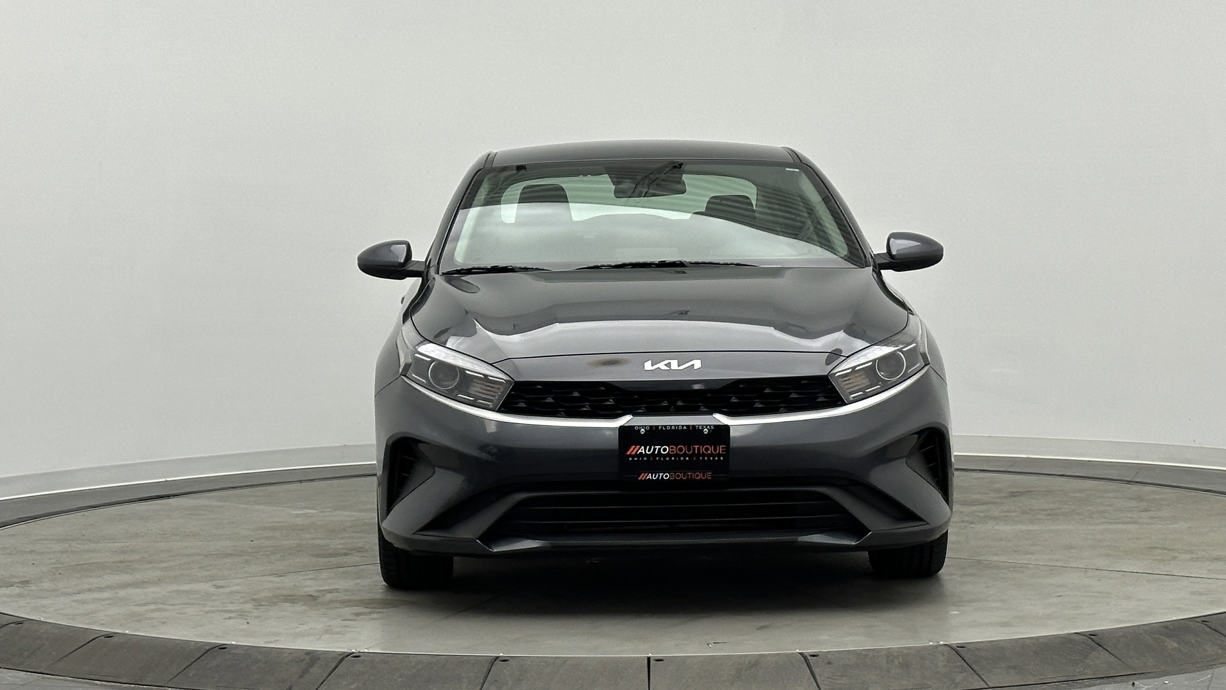 Used 2024 Kia Forte LXS image 2