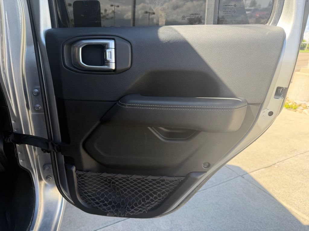Used 2020 Jeep Gladiator Overland AWD/4WD image 27