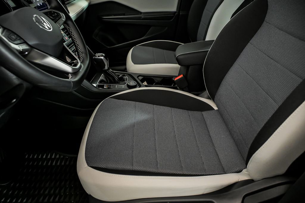 Used 2025 Volkswagen Taos S AWD/4WD image 12