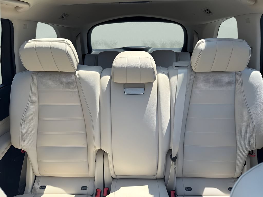 Used 2021 Mercedes-Benz GLS 580 4MATIC image 12