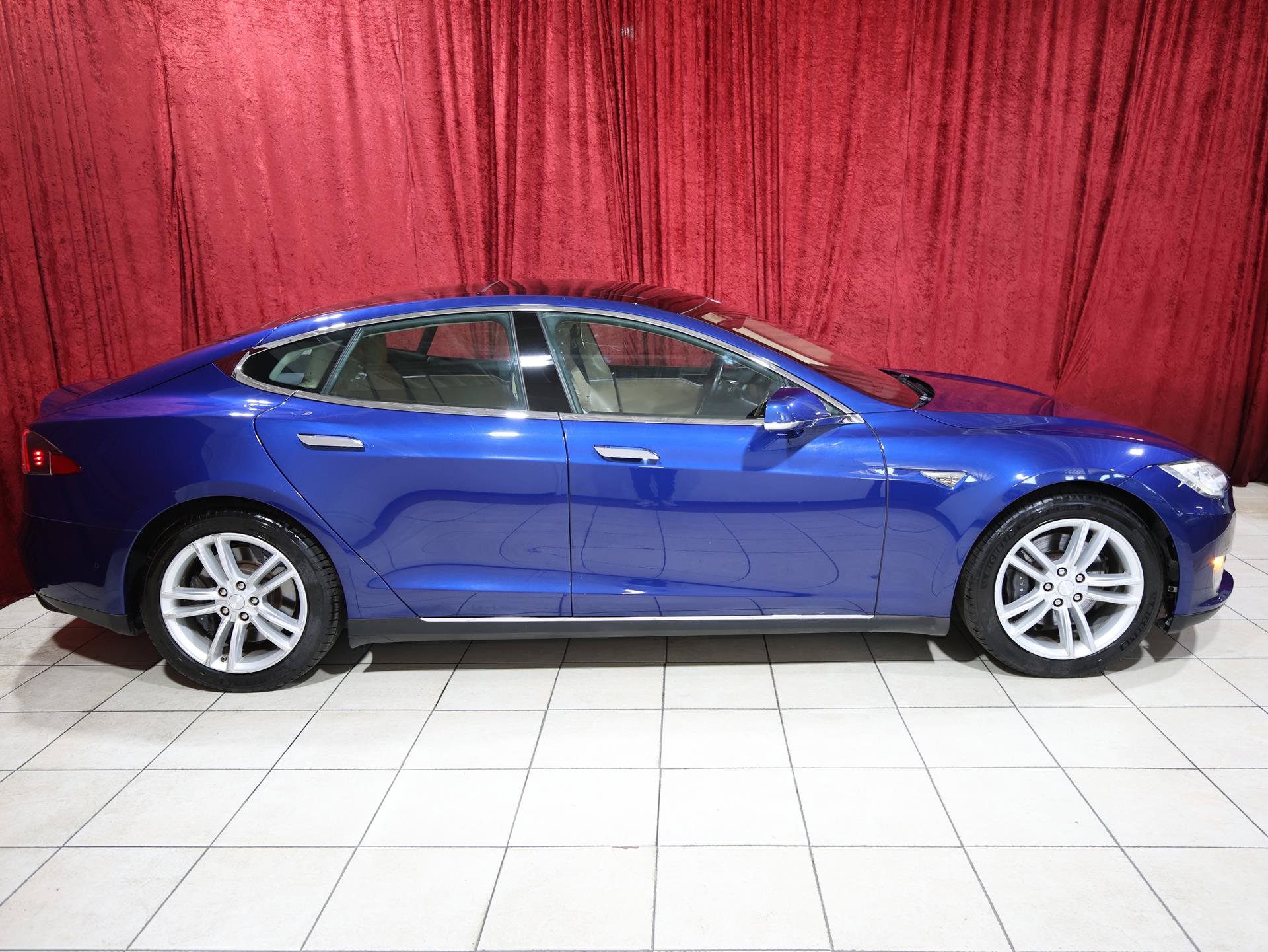 Used 2015 Tesla Model S 85 RWD image 8