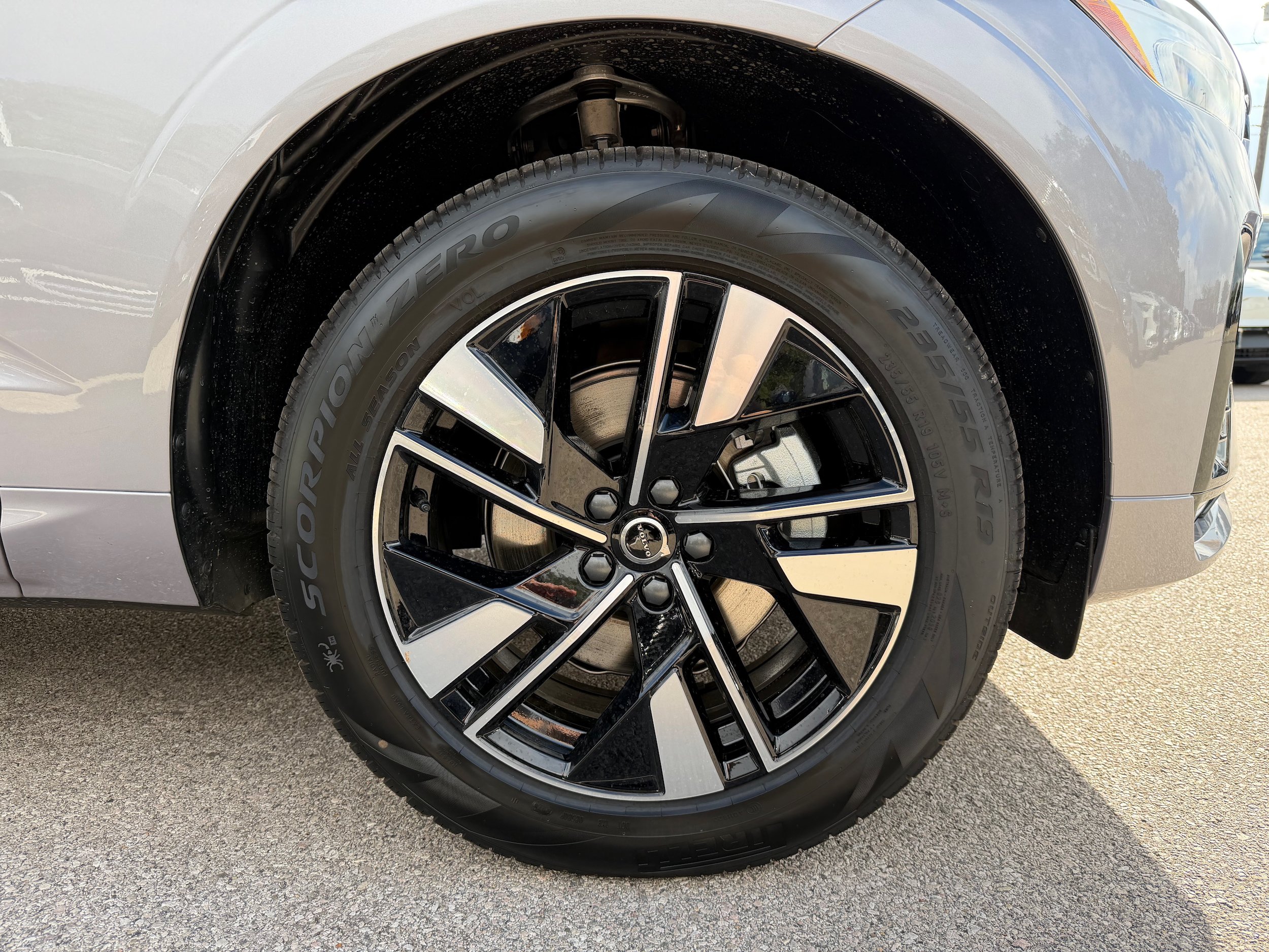 New 2026 Volvo XC60 B5 Core AWD/4WD image 7