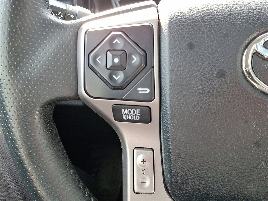 Used 2018 Toyota 4Runner TRD Off-Road image 17