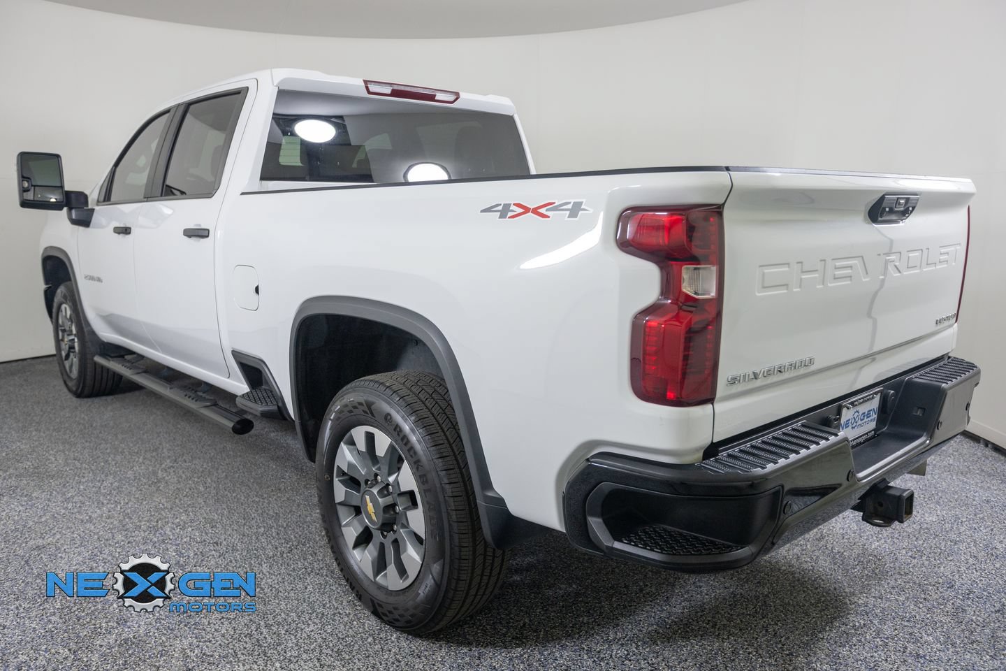Used 2025 Chevrolet Silverado 2500 Custom w/ Custom Value Package AWD/4WD image 27