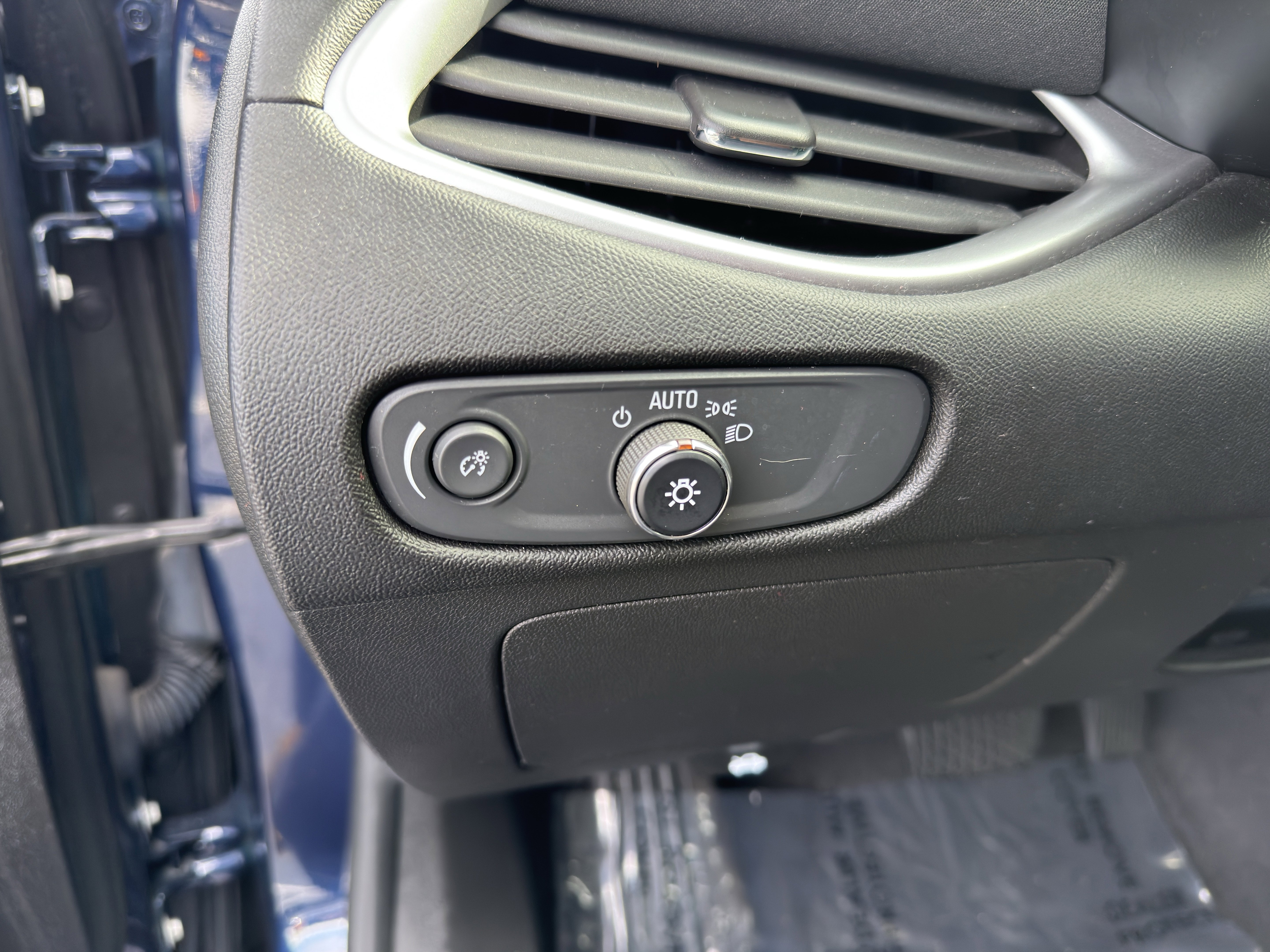 Used 2022 Chevrolet Malibu LT image 15