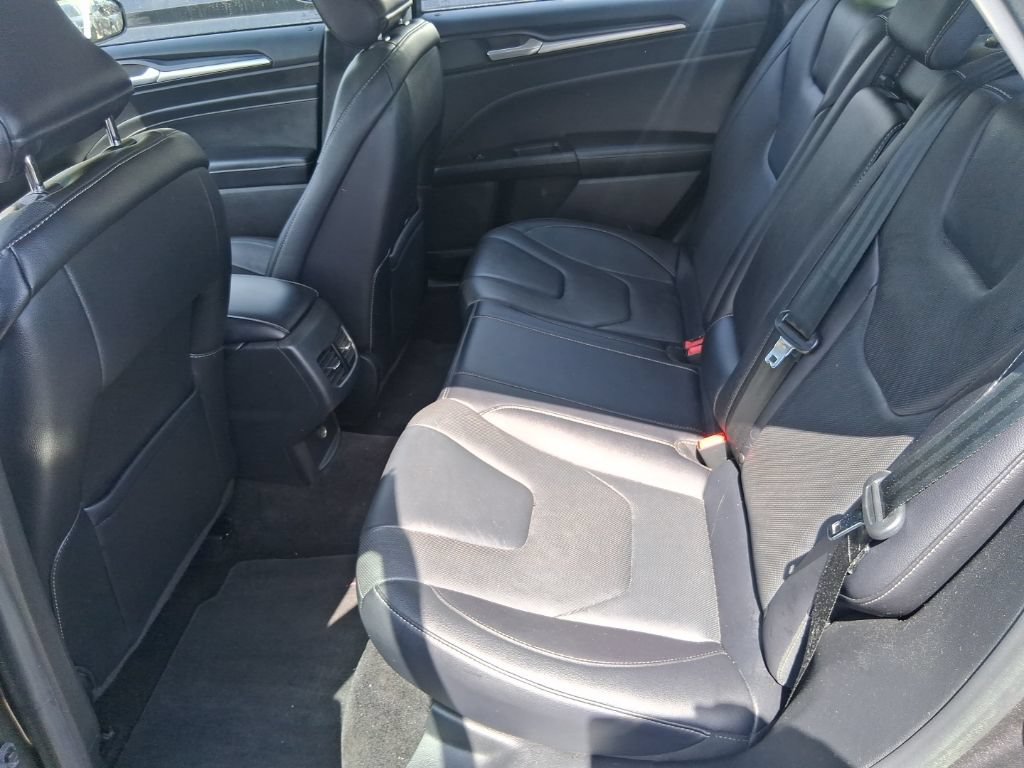 Used 2017 Ford Fusion Titanium FWD image 17