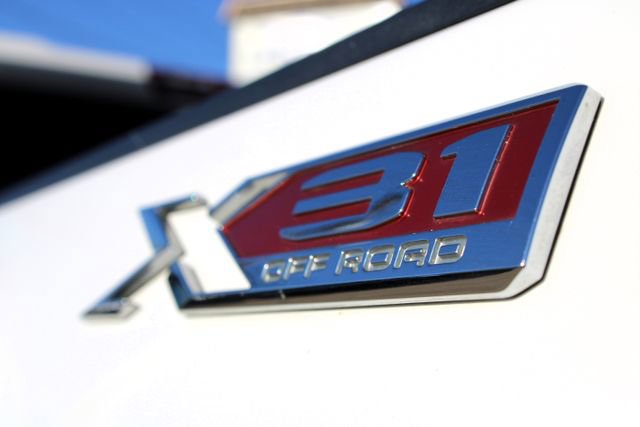 Used 2023 GMC Sierra 2500 SLT w/ SLT Convenience Package AWD/4WD image 9
