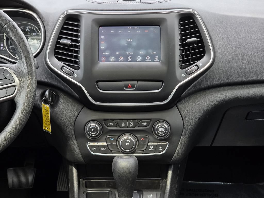 Used 2019 Jeep Cherokee Latitude w/ Popular Appearance Group FWD image 24