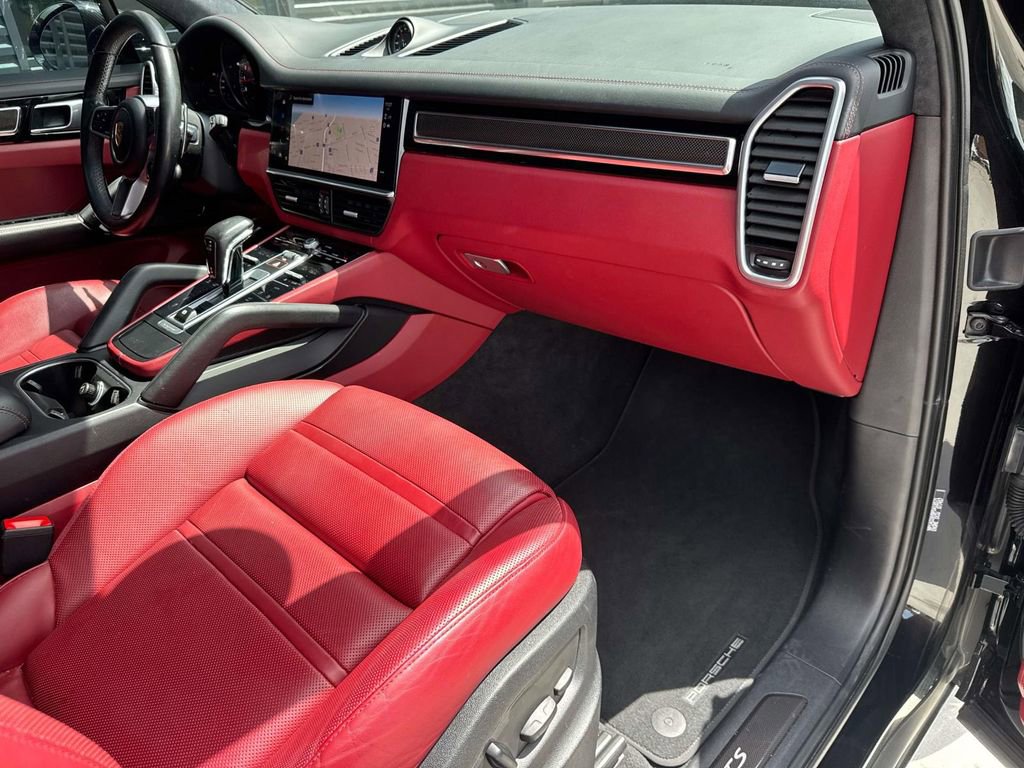 Certified 2023 Porsche Cayenne GTS AWD/4WD image 18