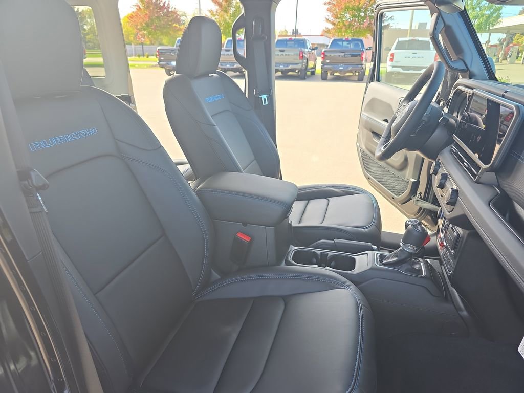 New 2025 Jeep Wrangler Unlimited Rubicon 4xe w/ Technology Group AWD/4WD image 10