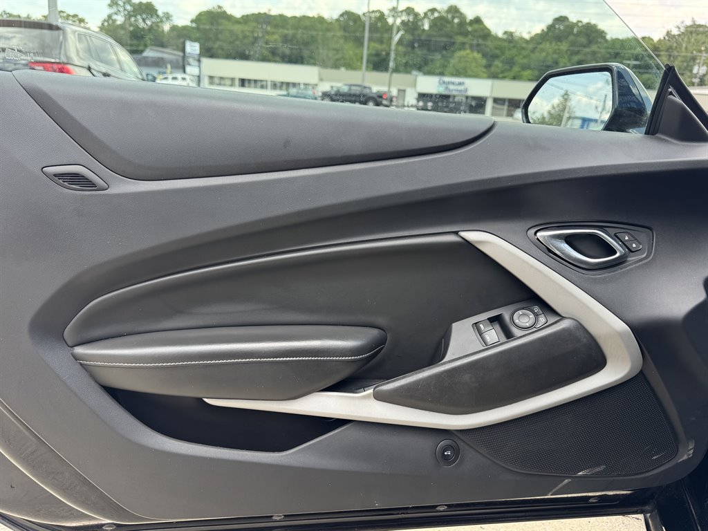Used 2020 Chevrolet Camaro LT RWD image 13