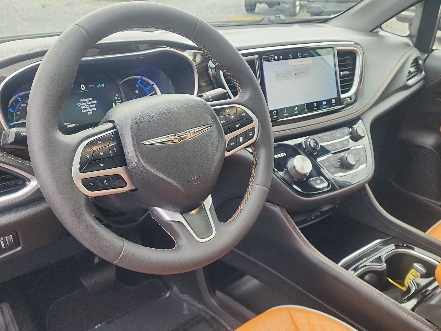 Used 2023 Chrysler Pacifica Pinnacle image 10