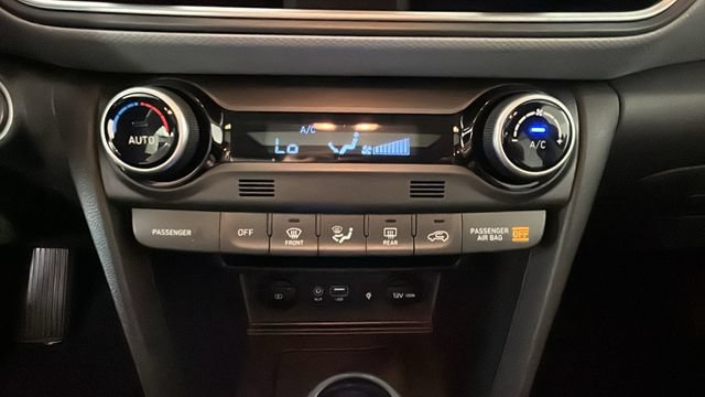 Used 2021 Hyundai Kona Limited AWD/4WD image 21