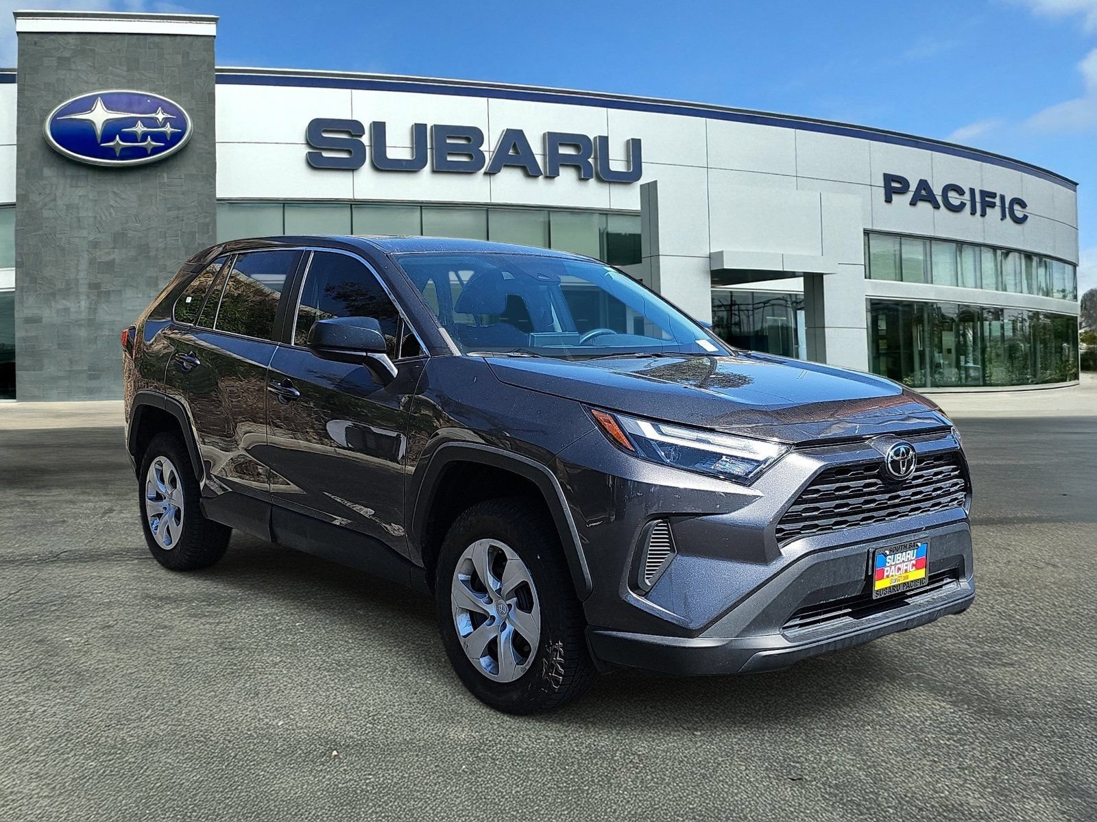 Used 2023 Toyota RAV4 LE AWD/4WD image 1