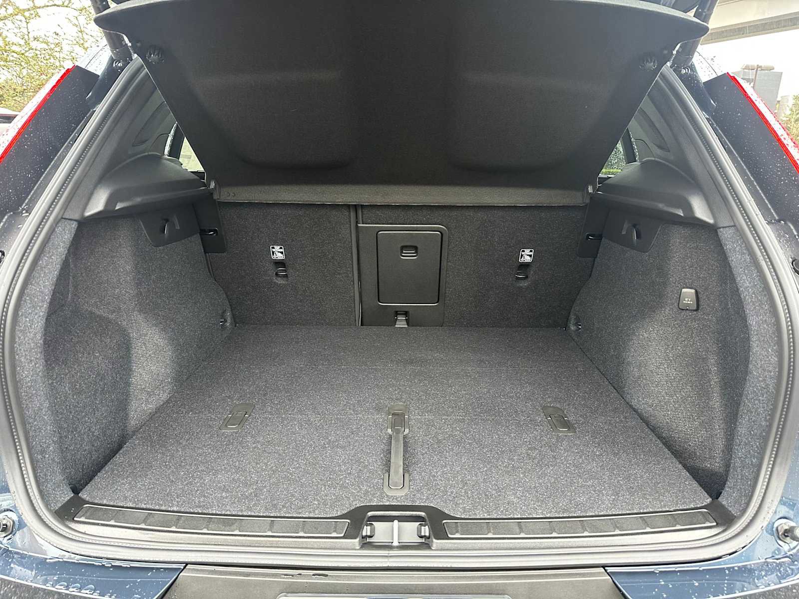 New 2026 Volvo XC40 B5 Ultra w/ Climate Package image 14