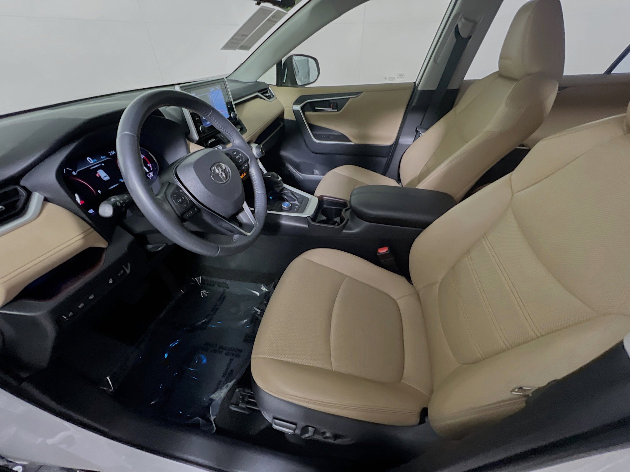 Used 2019 Toyota RAV4 Limited w/ Cold Weather Package image 15