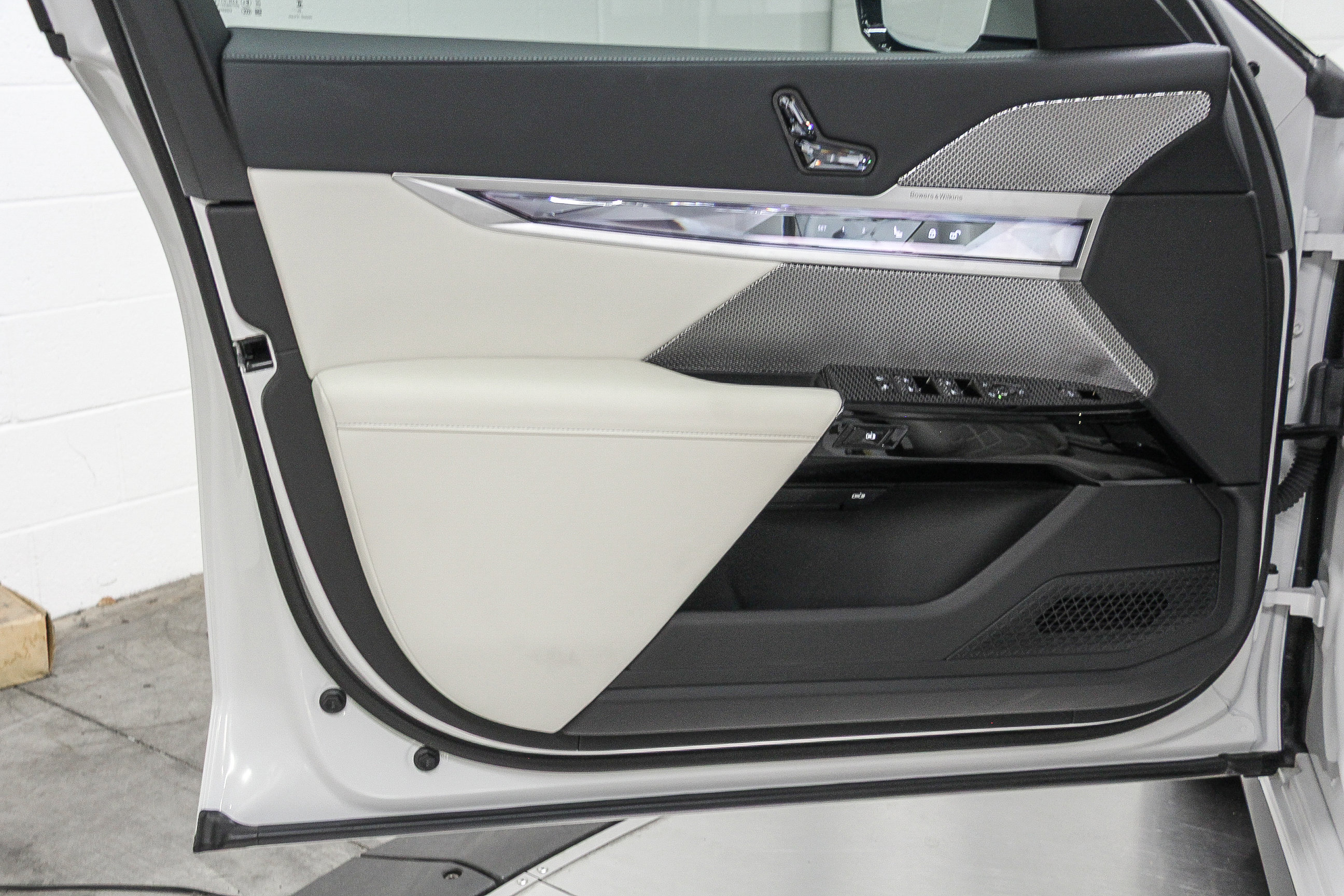 Used 2025 BMW i7 xDrive60 image 22