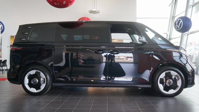 New 2025 Volkswagen ID. Buzz Pro S RWD image 5