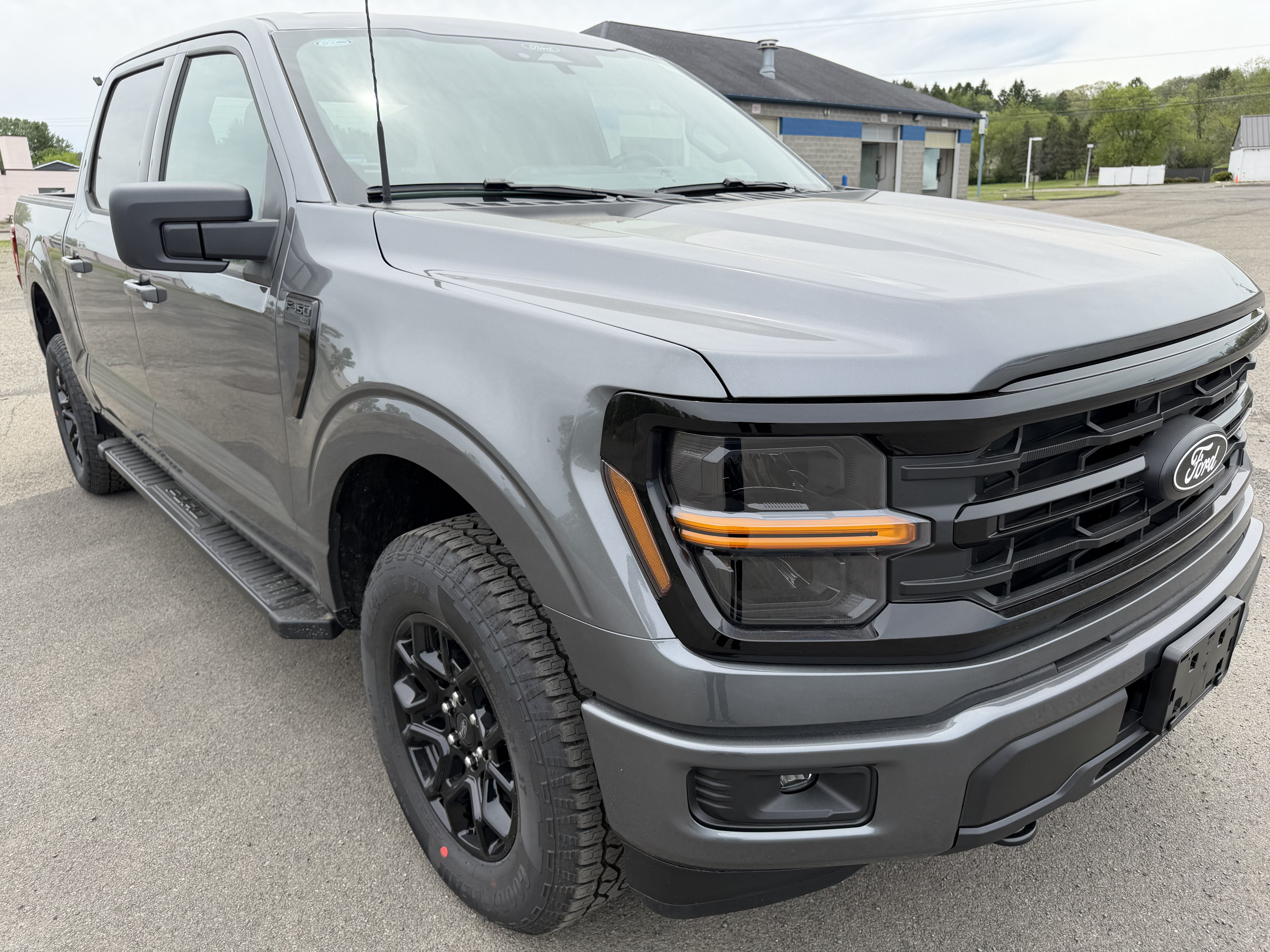 New 2026 Ford F150 XLT w/ FX4 Off-Road Package