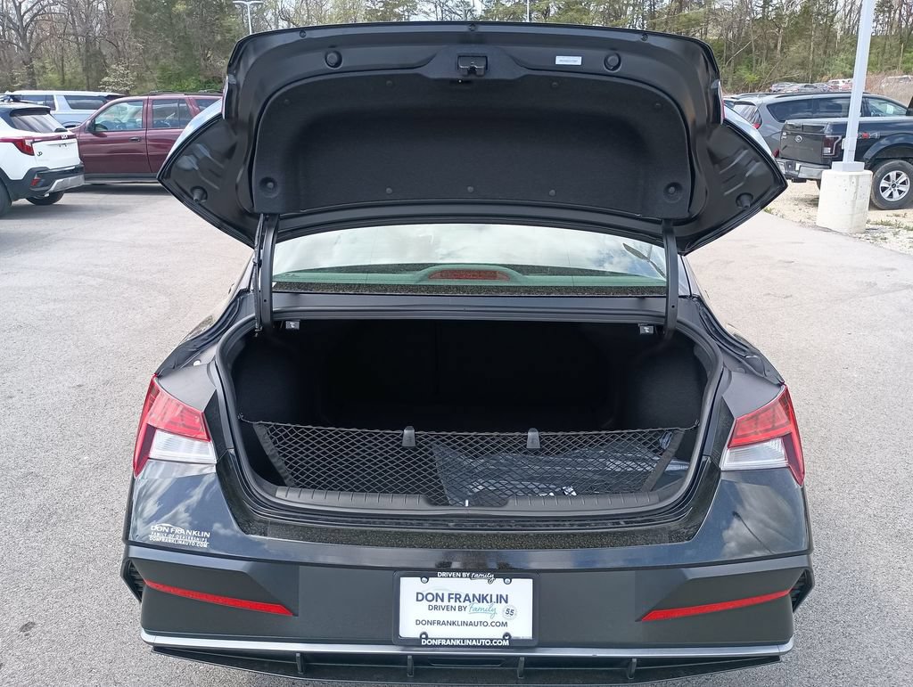 New 2026 Hyundai Elantra SEL Sport Premium FWD image 30