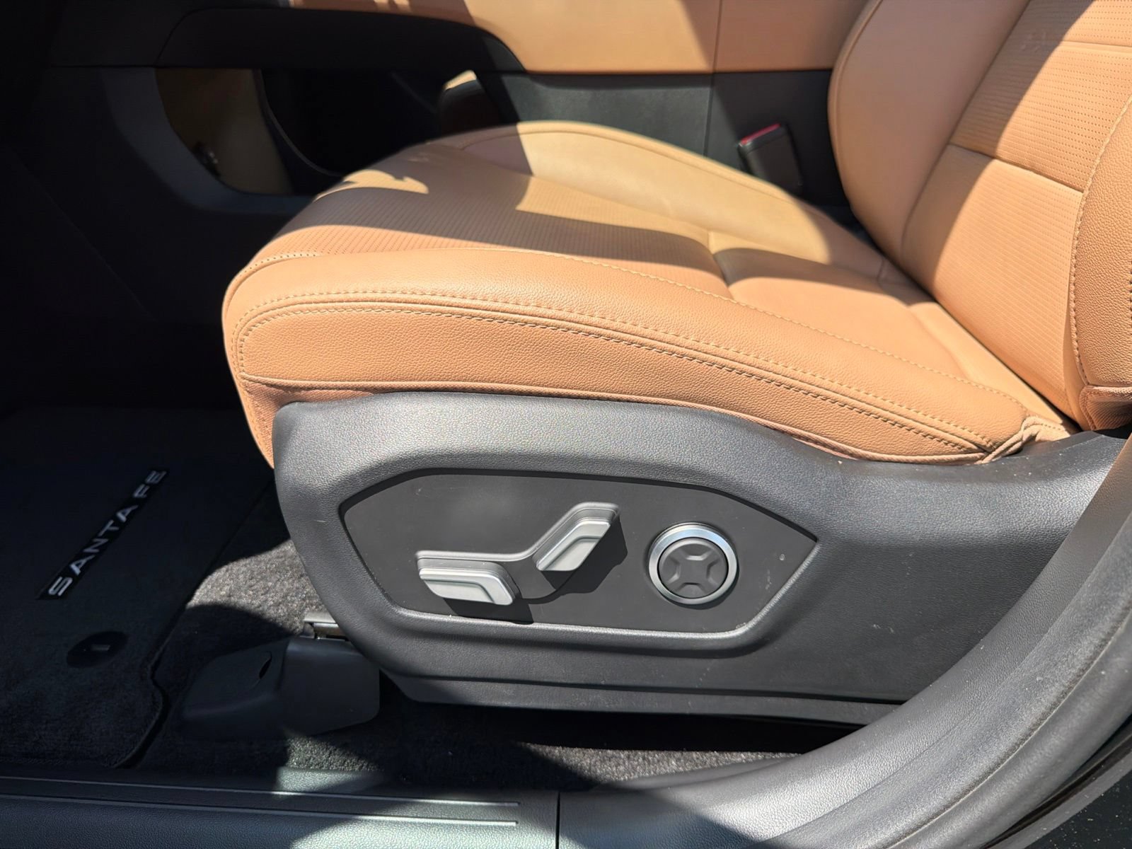 Used 2026 Hyundai Santa Fe Limited AWD/4WD image 21