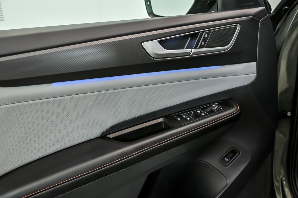 Certified 2026 Volkswagen Atlas Peak Edition AWD/4WD image 10