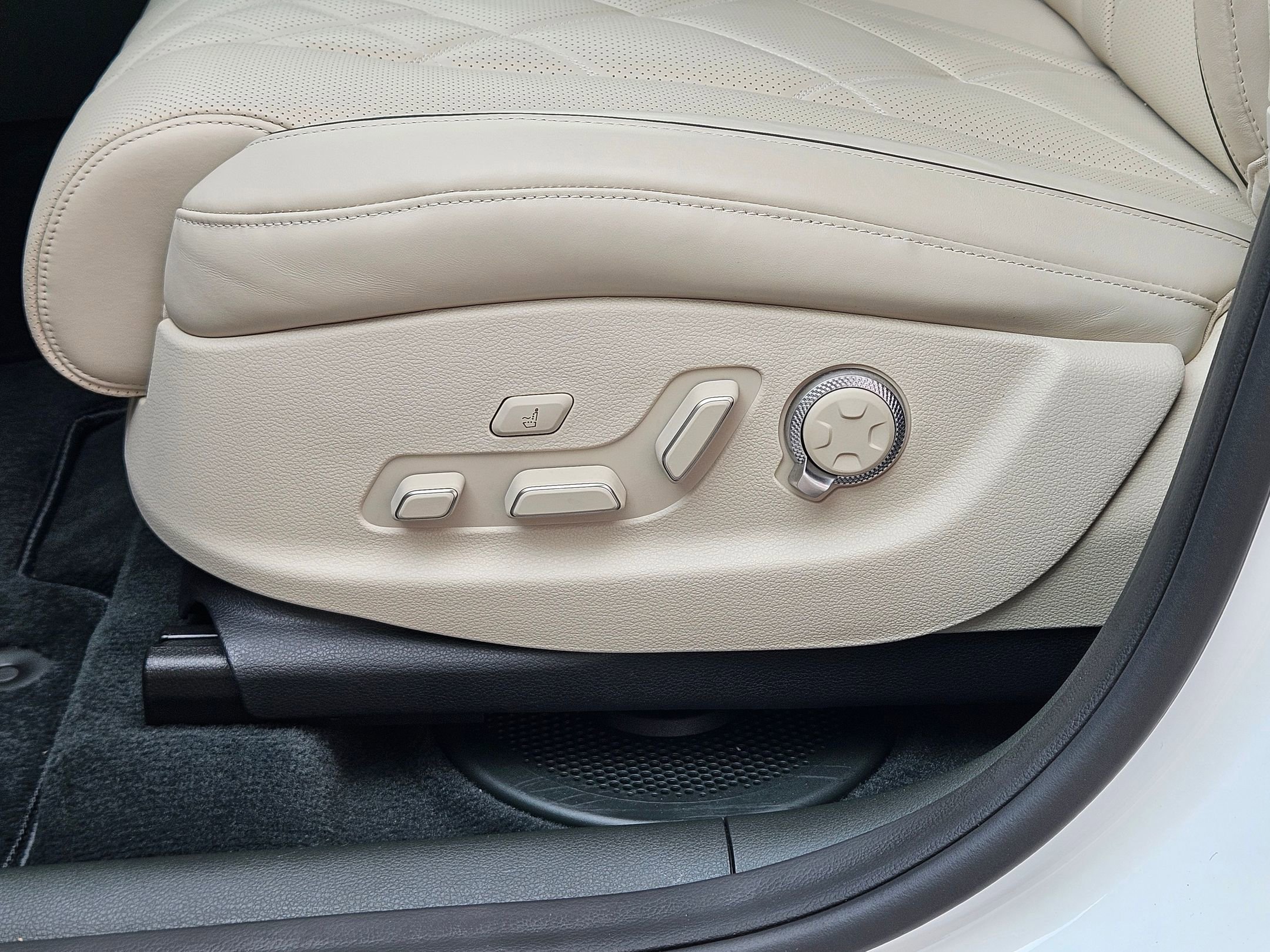 Used 2025 Genesis GV80 3.5T Prestige image 20