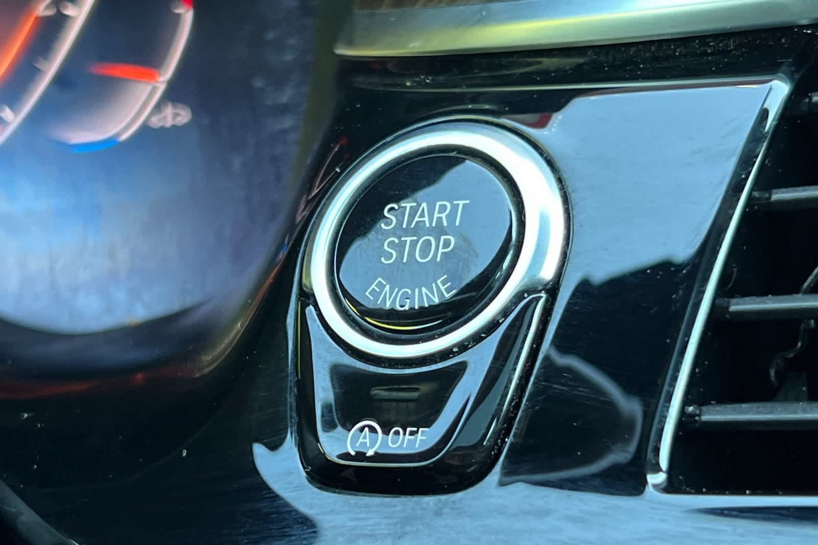 Used 2020 BMW 530i w/ Premium Package RWD image 25
