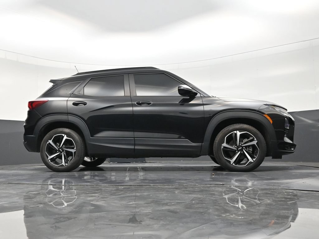 Used 2022 Chevrolet TrailBlazer RS w/ Sun and Liftgate Package FWD image 22