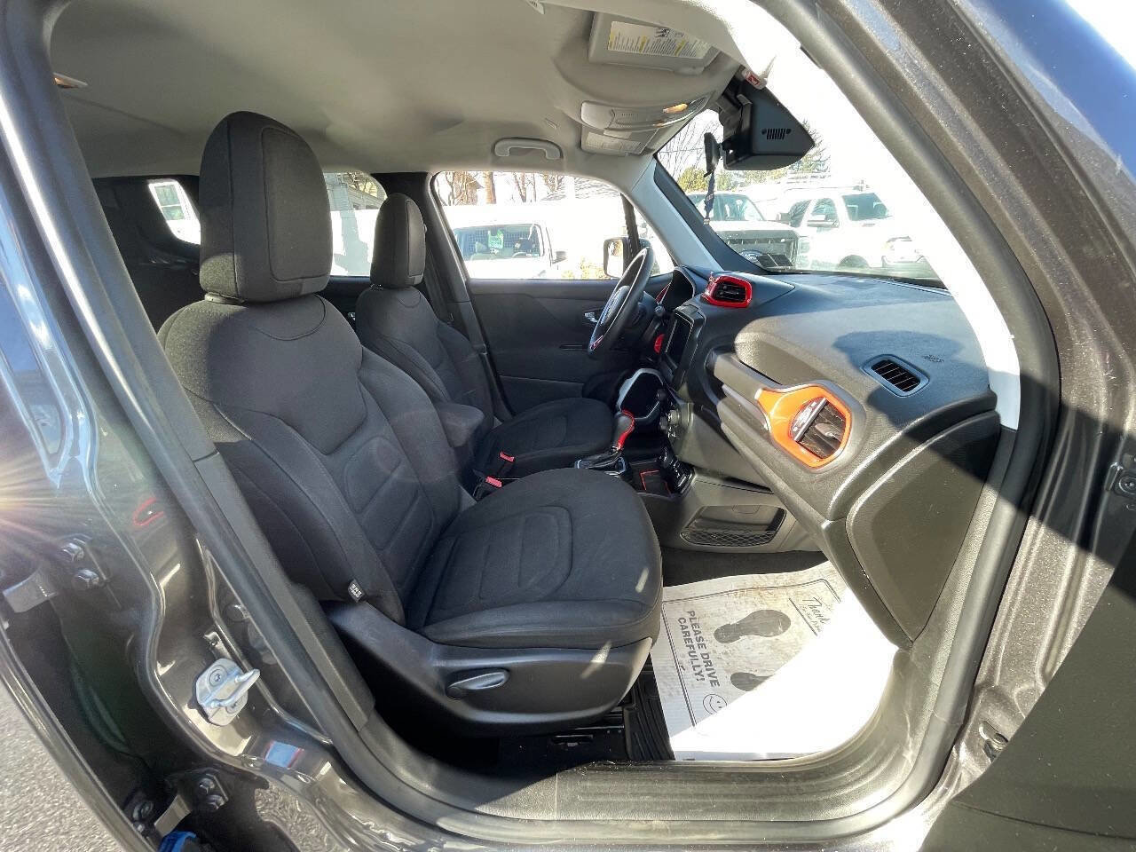 Used 2018 Jeep Renegade Latitude image 31