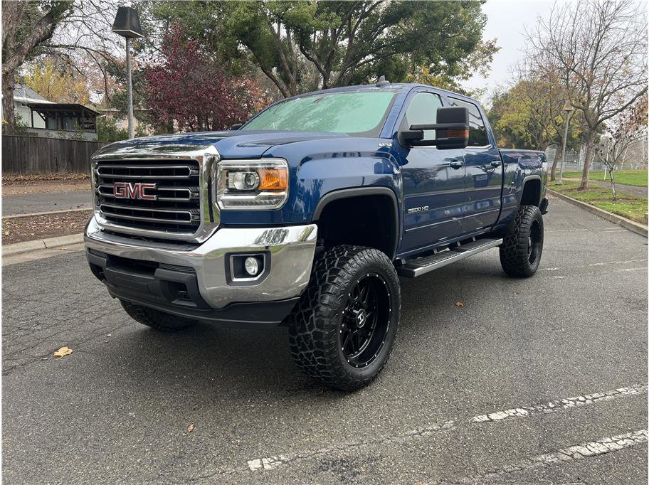 Used 2019 GMC Sierra 3500 SLE image 3