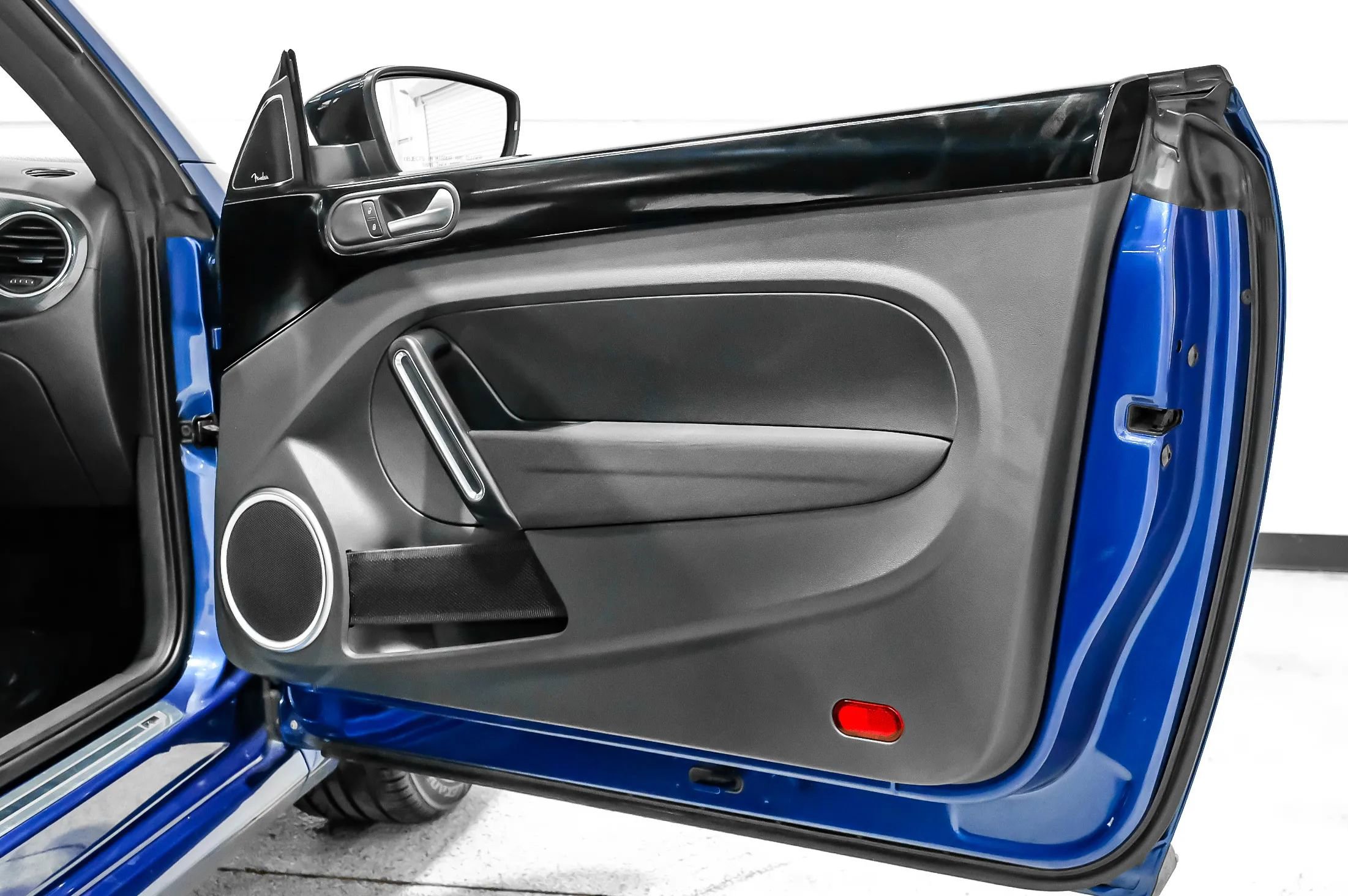 Used 2014 Volkswagen Beetle GSR image 43